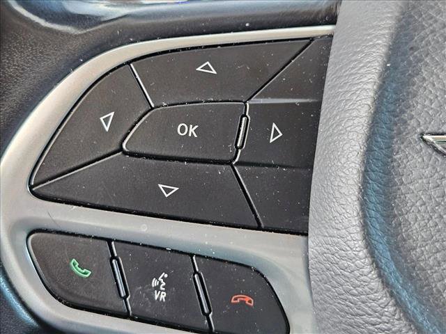 Used 2020 Chrysler Pacifica Touring-L image 17