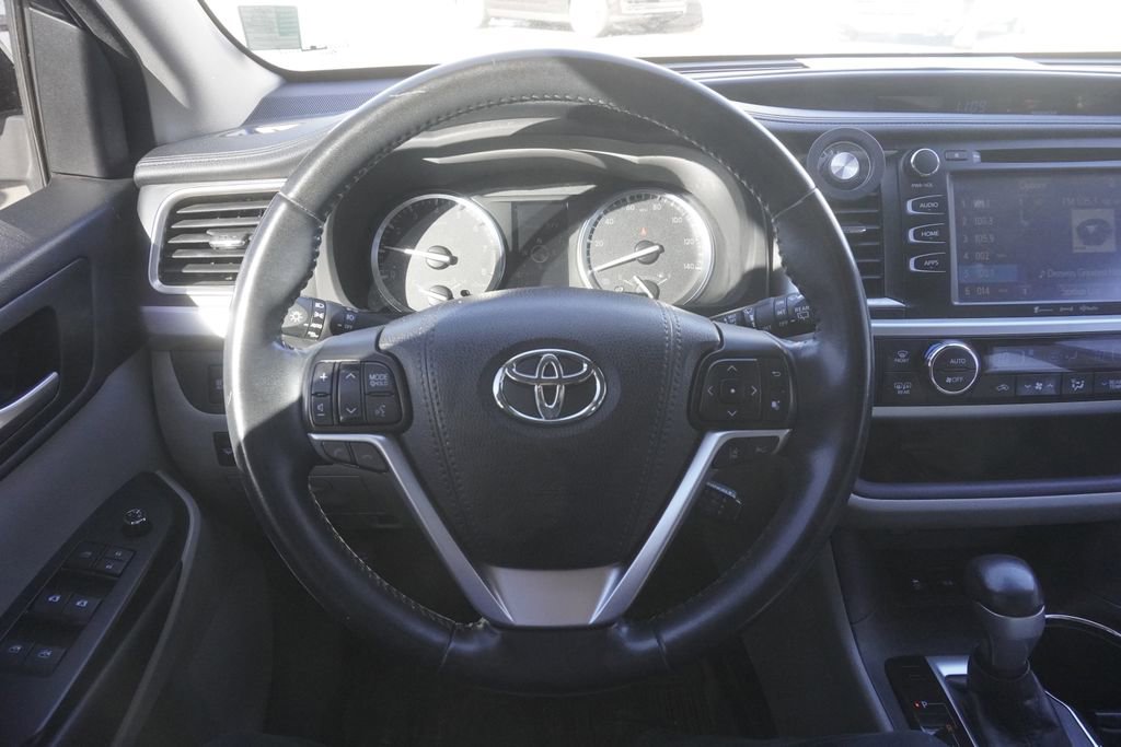 Used 2018 Toyota Highlander XLE image 10