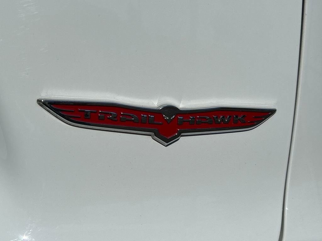 Used 2020 Jeep Cherokee Trailhawk w/ Technology Group image 29