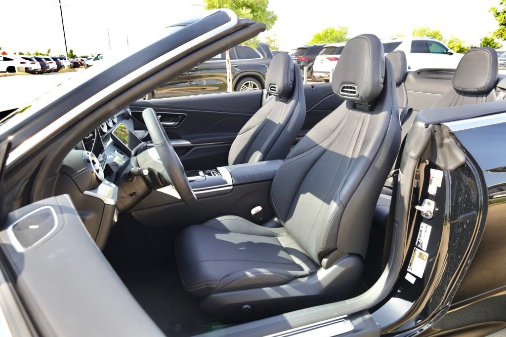 Used 2025 Mercedes-Benz CLE 300 4MATIC Cabriolet image 29