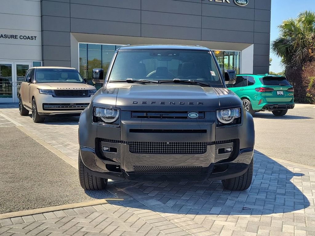 Used 2024 Land Rover Defender 110 X-Dynamic SE image 8