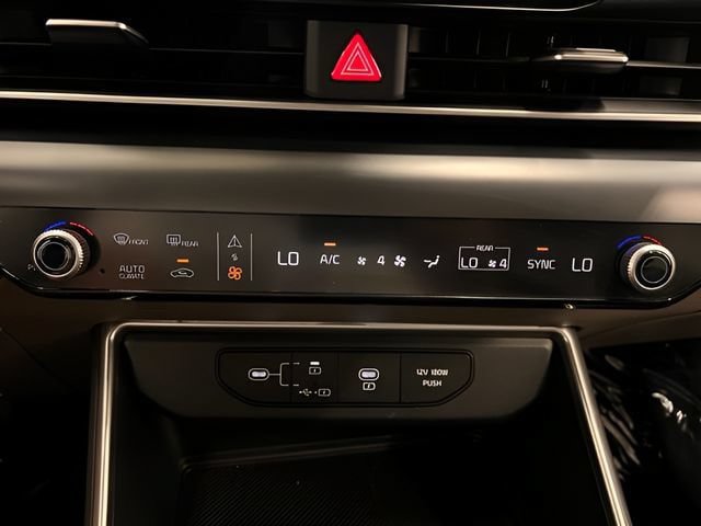 Used 2026 Kia Carnival FWD image 24