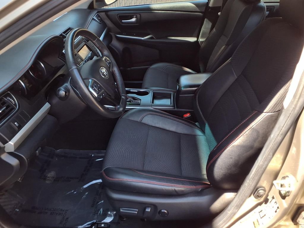 Used 2017 Toyota Camry SE FWD image 15