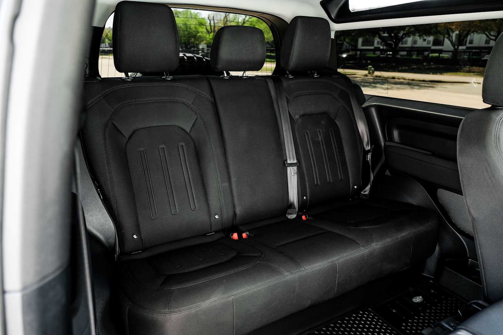 Used 2022 Land Rover Defender 90 image 34
