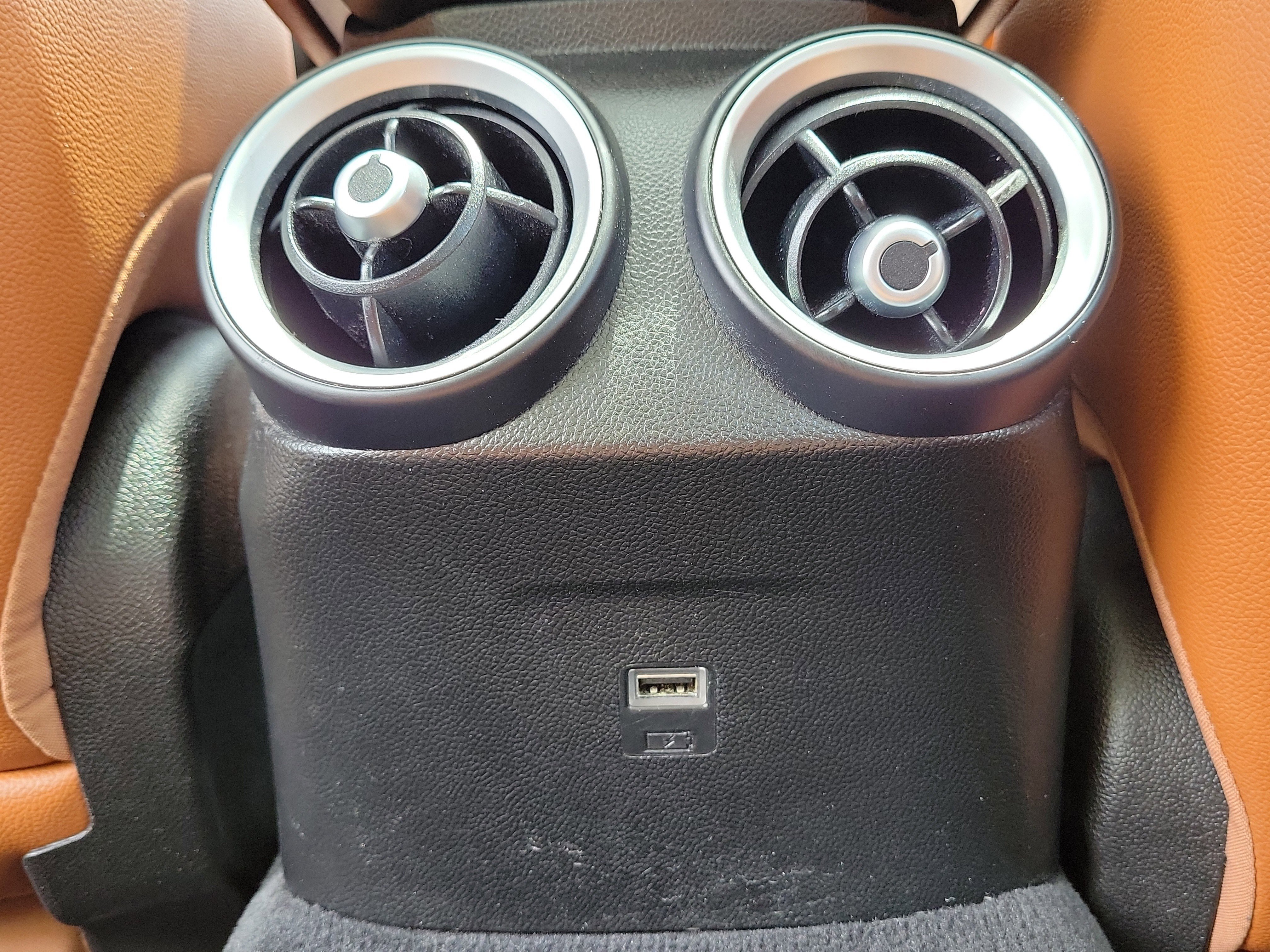 Used 2019 Alfa Romeo Giulia AWD w/ Cold Weather Package image 14