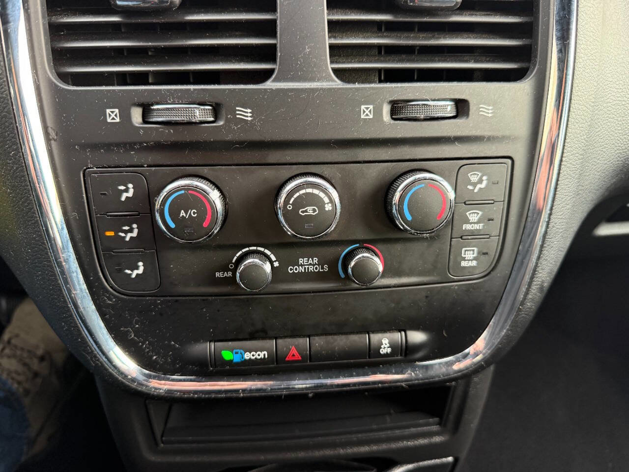 Used 2020 Dodge Grand Caravan SE FWD image 20