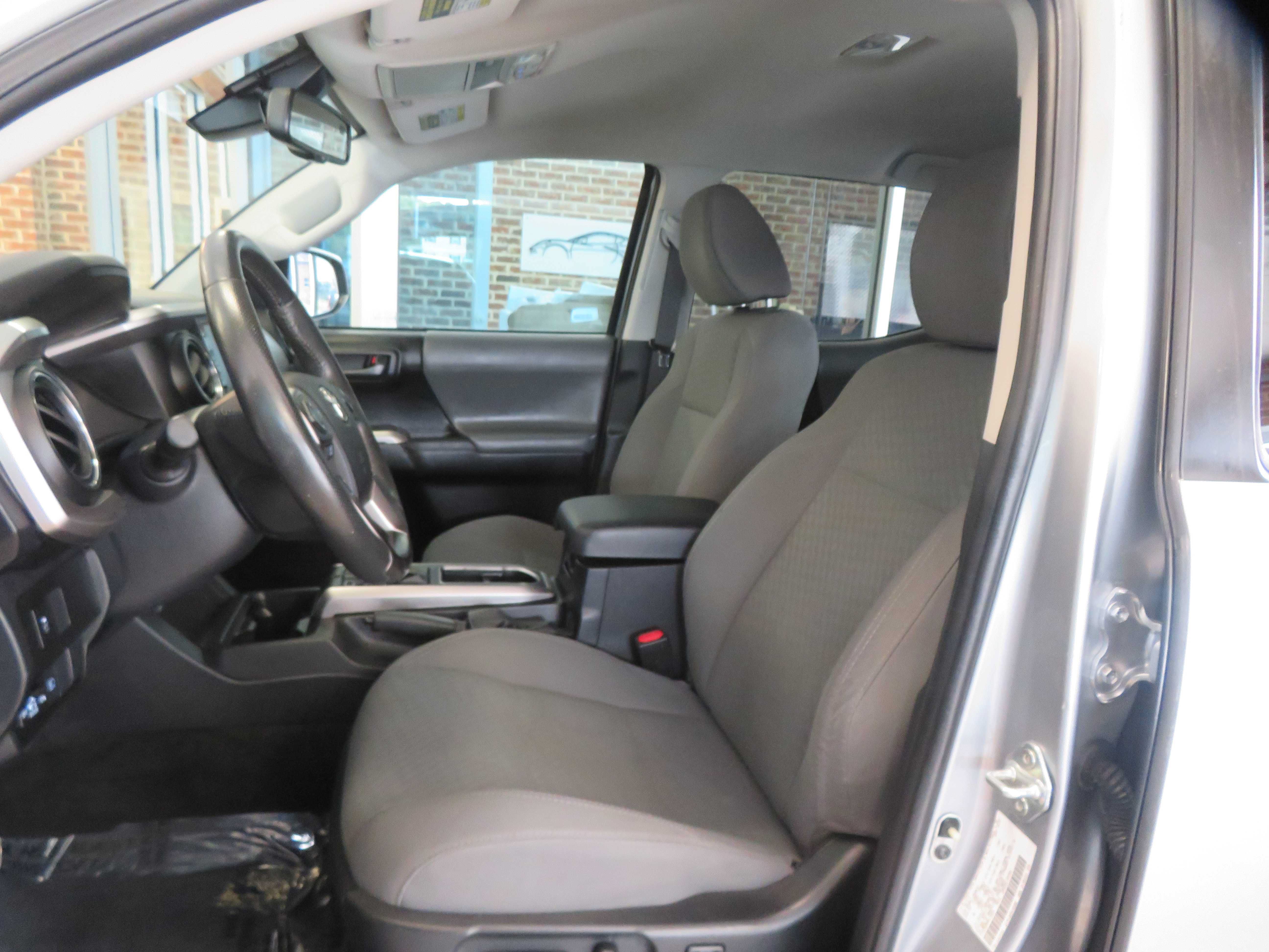 Used 2022 Toyota Tacoma SR5 RWD image 15