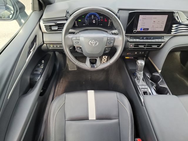 Used 2025 Toyota Camry SE FWD image 17