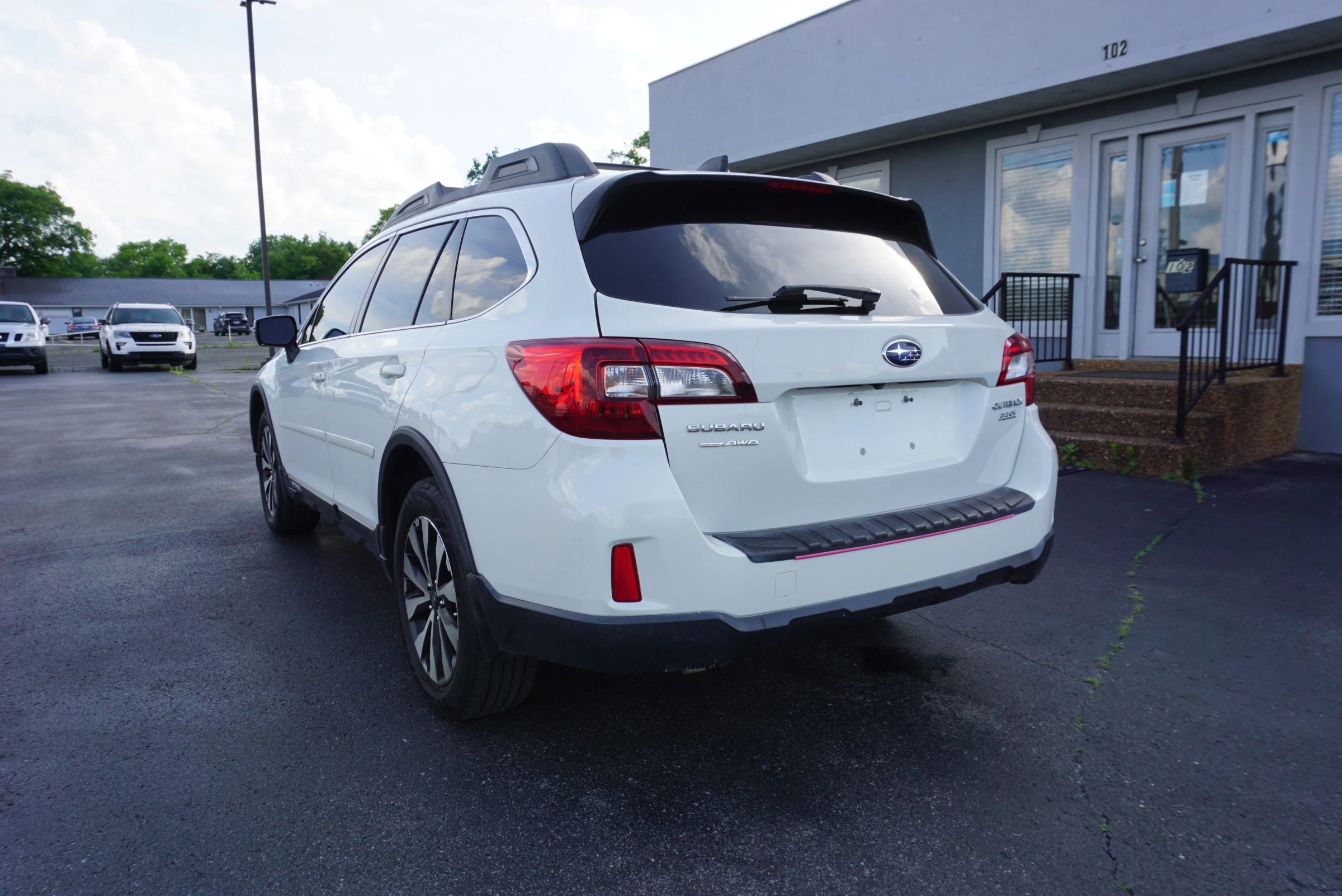 Used 2017 Subaru Outback 2.5i Limited w/ Protection Package #2 AWD/4WD image 7