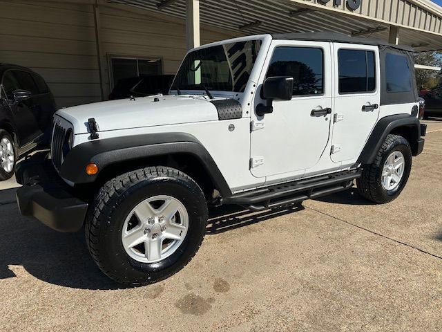 Used 2016 Jeep Wrangler Unlimited Rubicon w/ Connectivity Group image 9