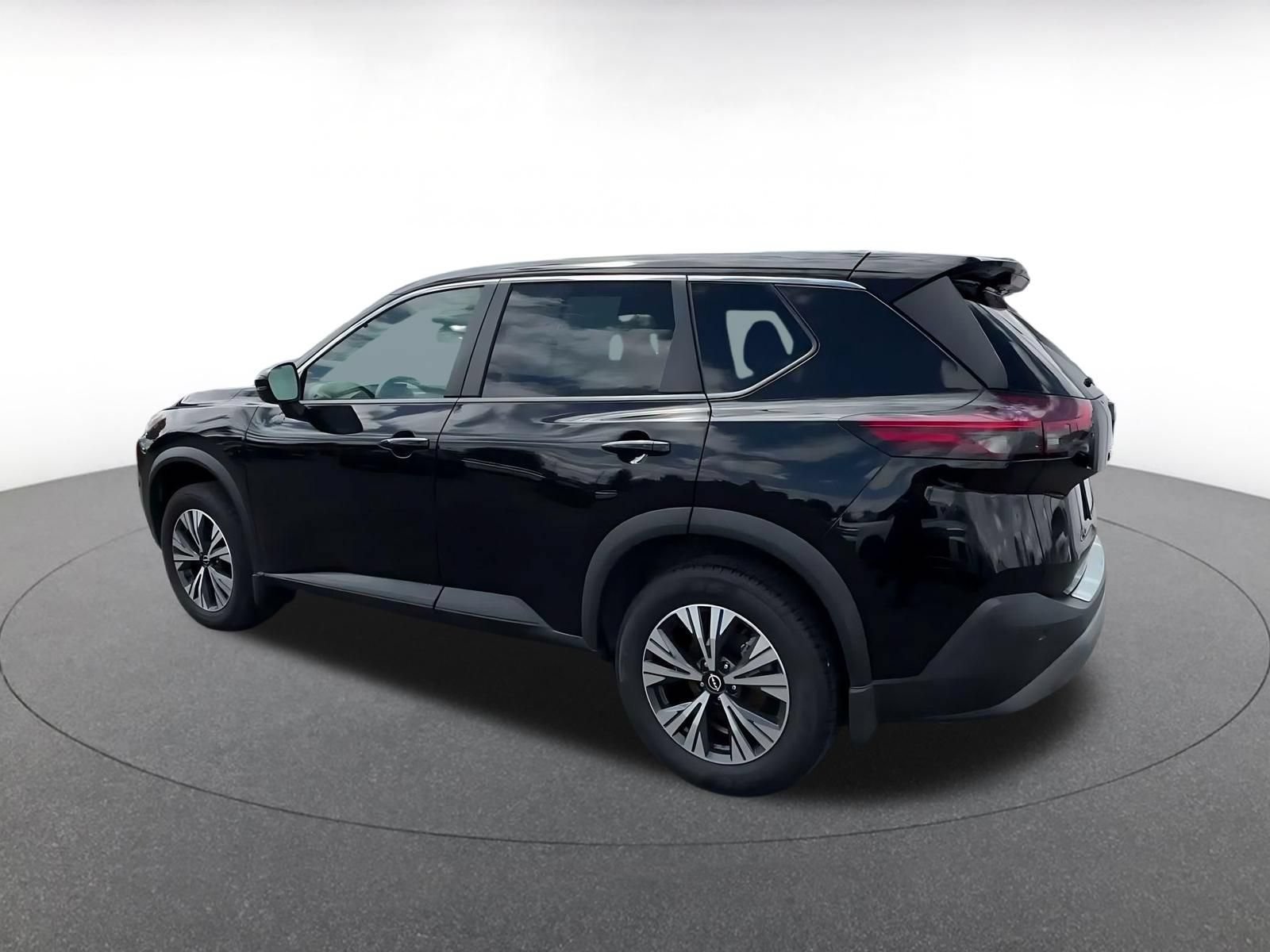 Used 2022 Nissan Rogue SV FWD image 8