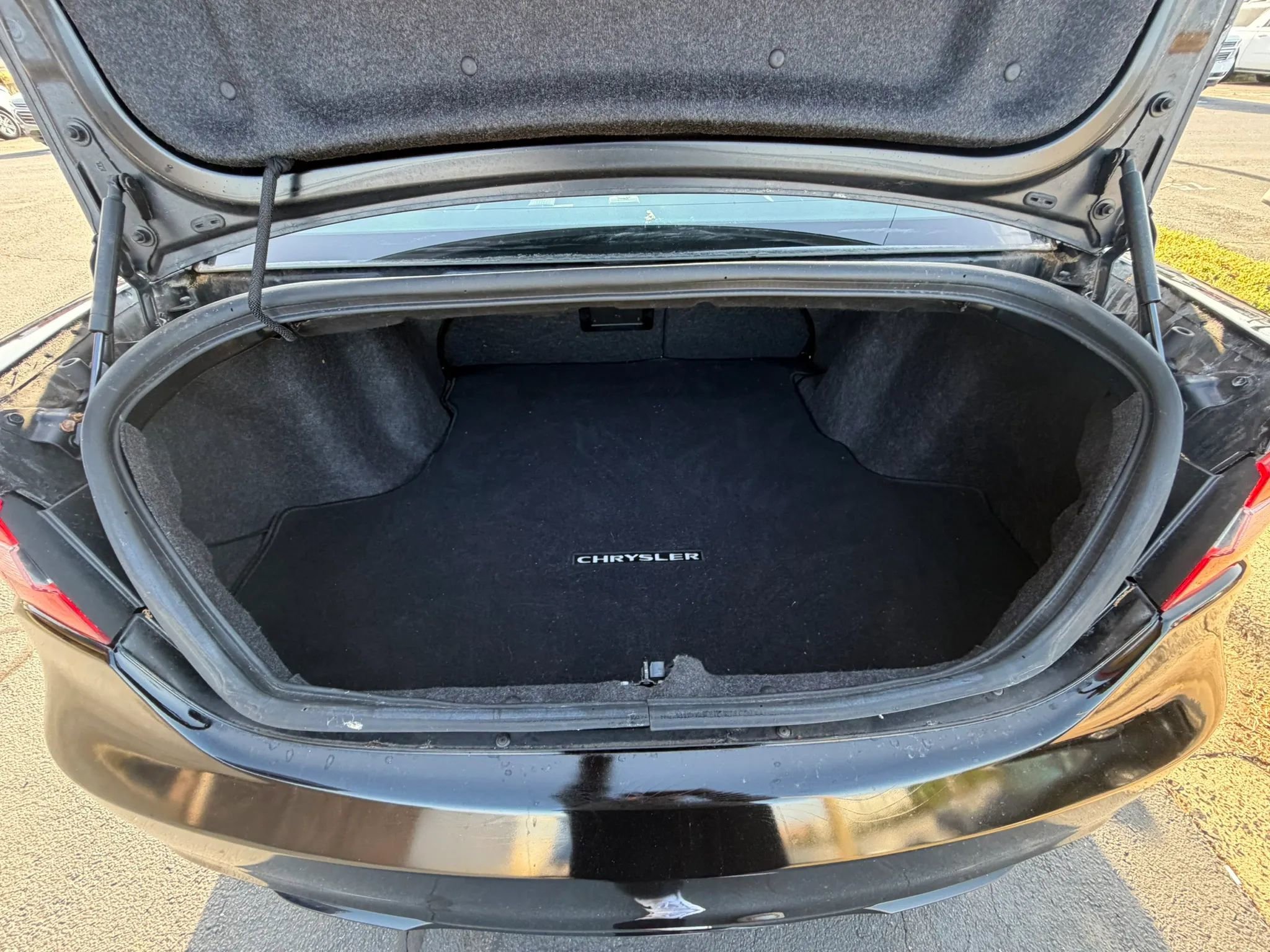 Used 2014 Chrysler 200 Limited w/ Sun/Sound Group image 9