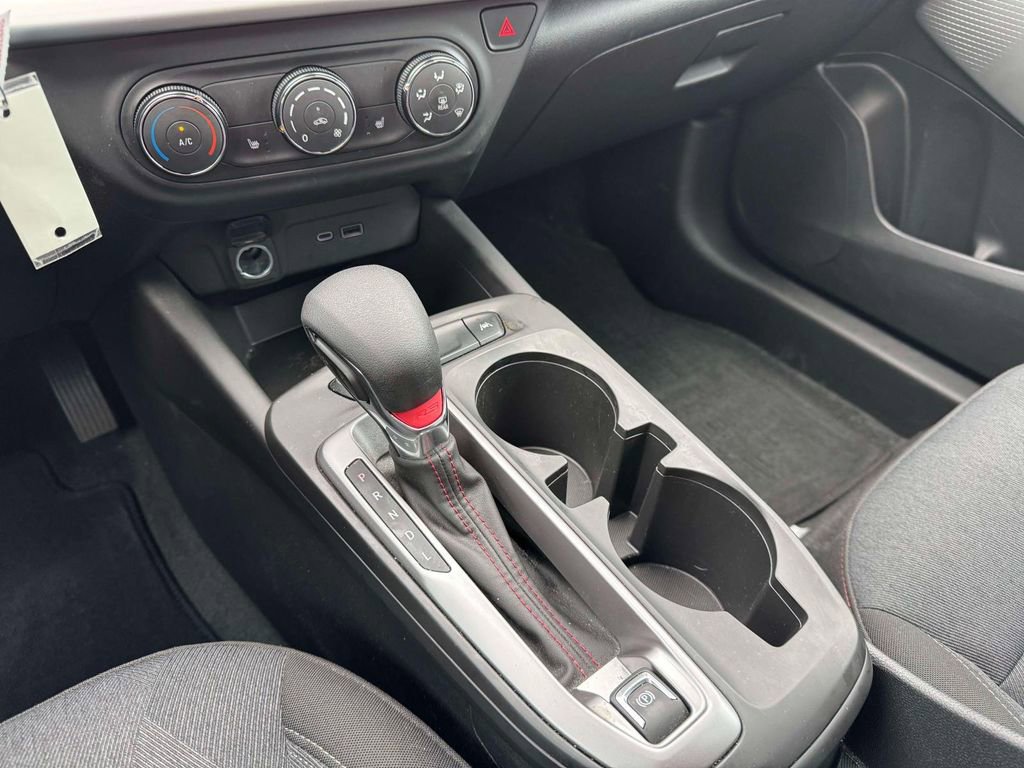 Used 2024 Chevrolet Trax RS w/ Driver Confidence Package FWD image 31