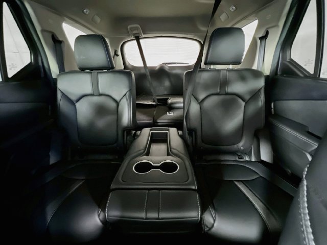 Used 2025 Honda Pilot Touring image 26
