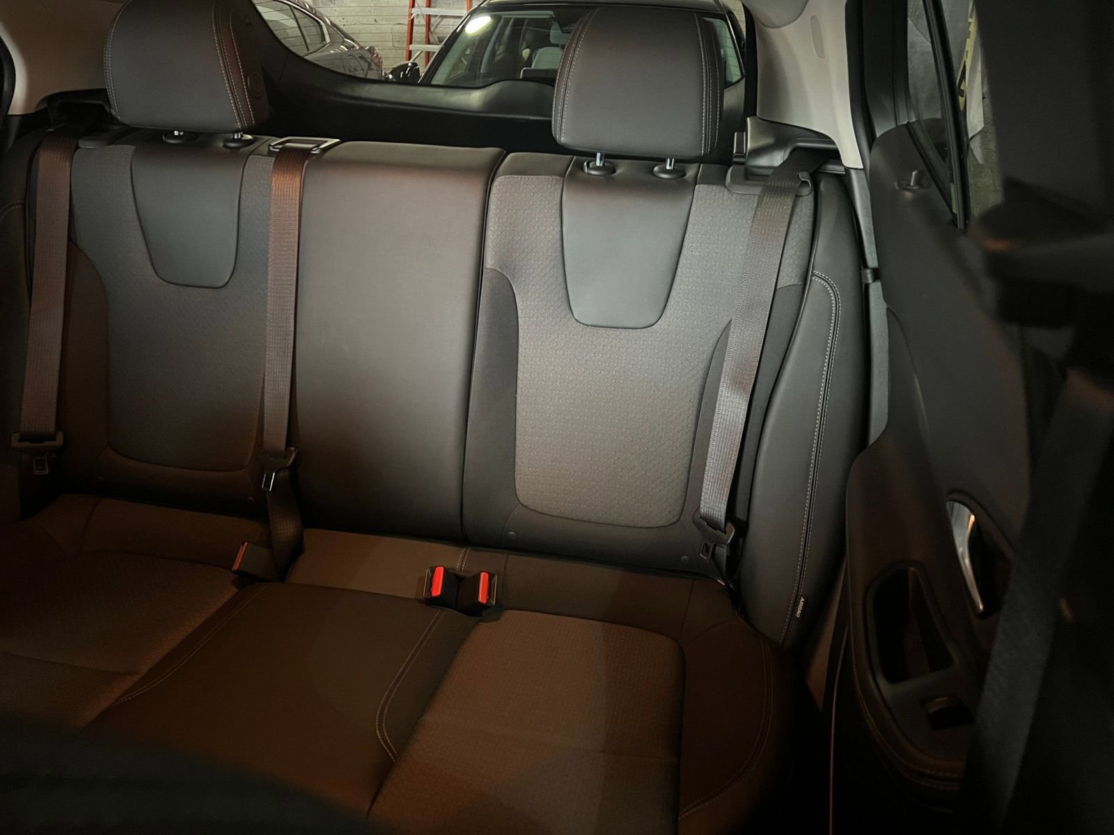 Used 2025 Buick Encore GX Preferred image 35