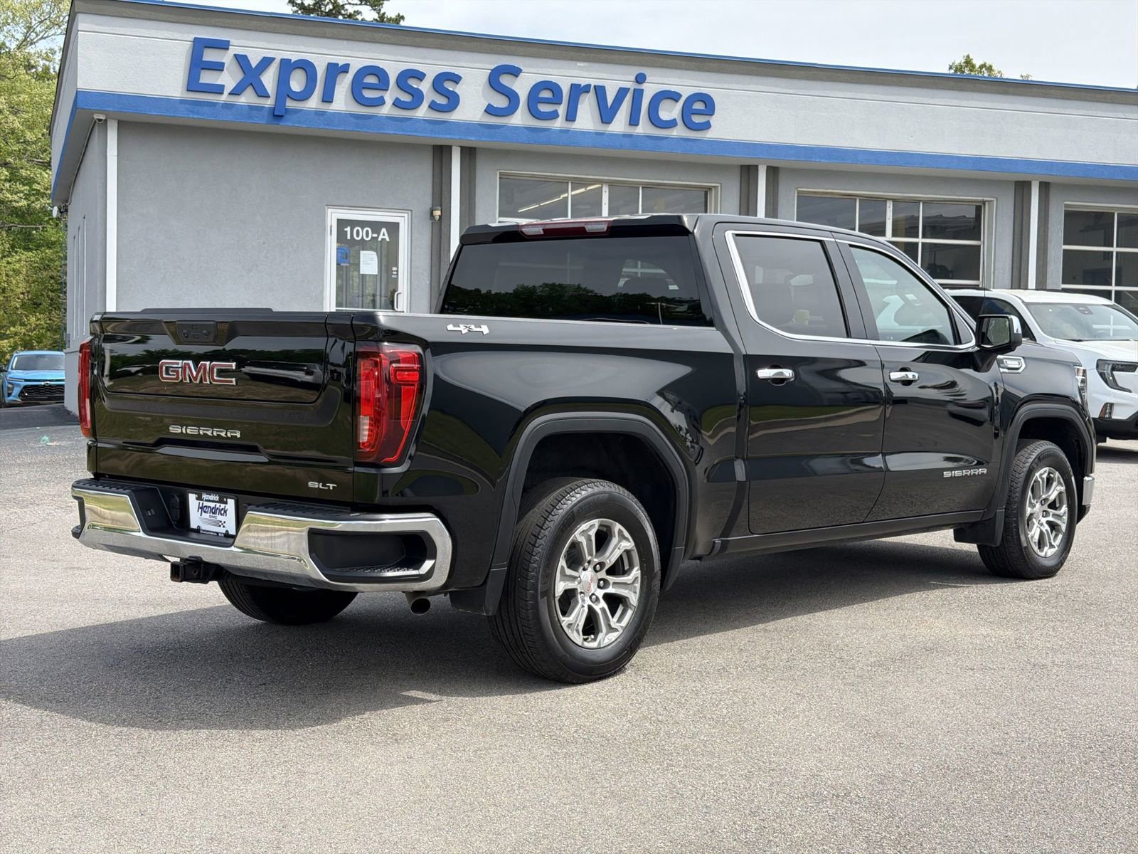 Used 2024 GMC Sierra 1500 SLT AWD/4WD image 10