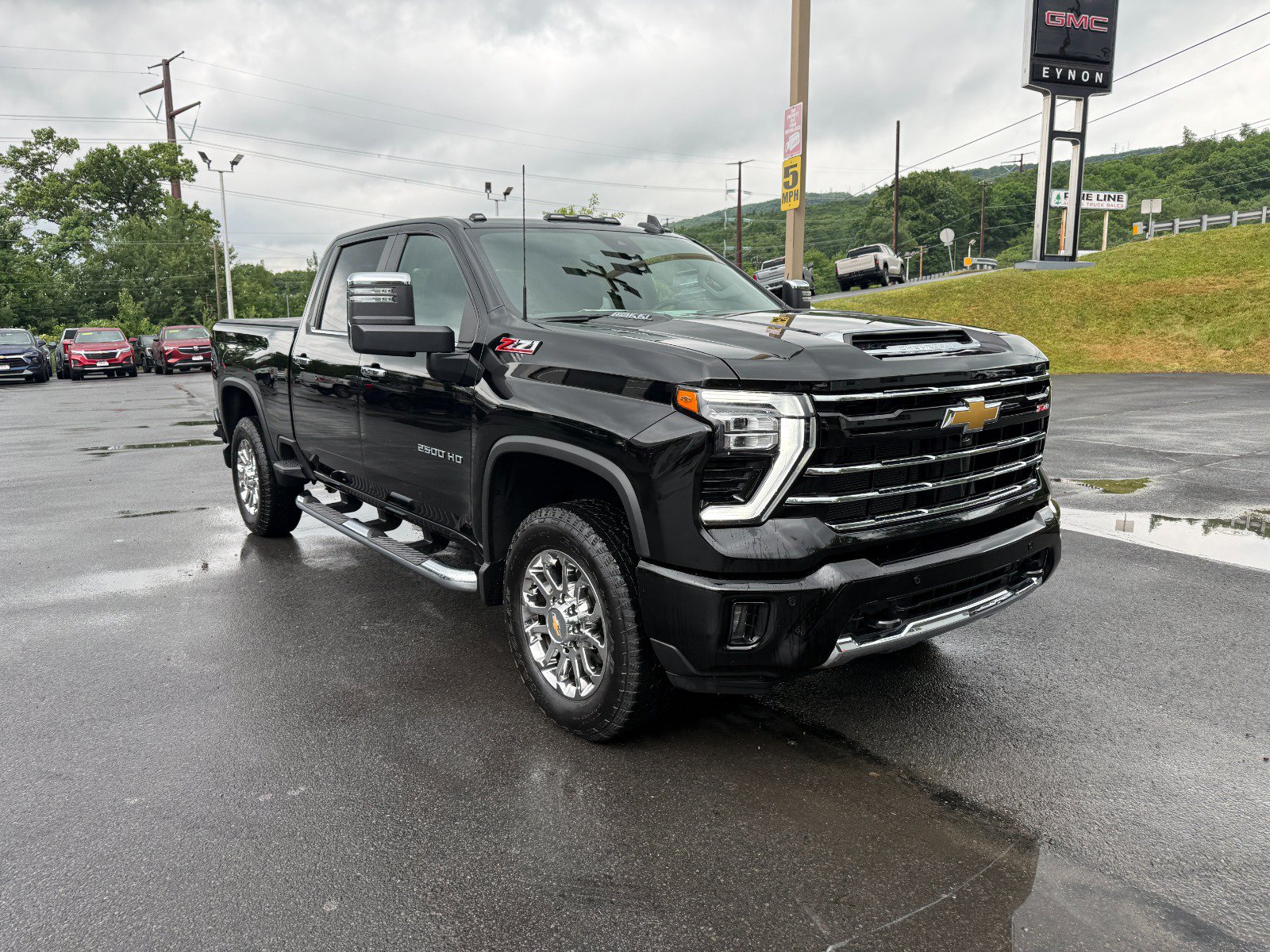 Used 2026 Chevrolet Silverado 2500 LT w/ Z71 Chrome Sport Edition AWD/4WD image 7