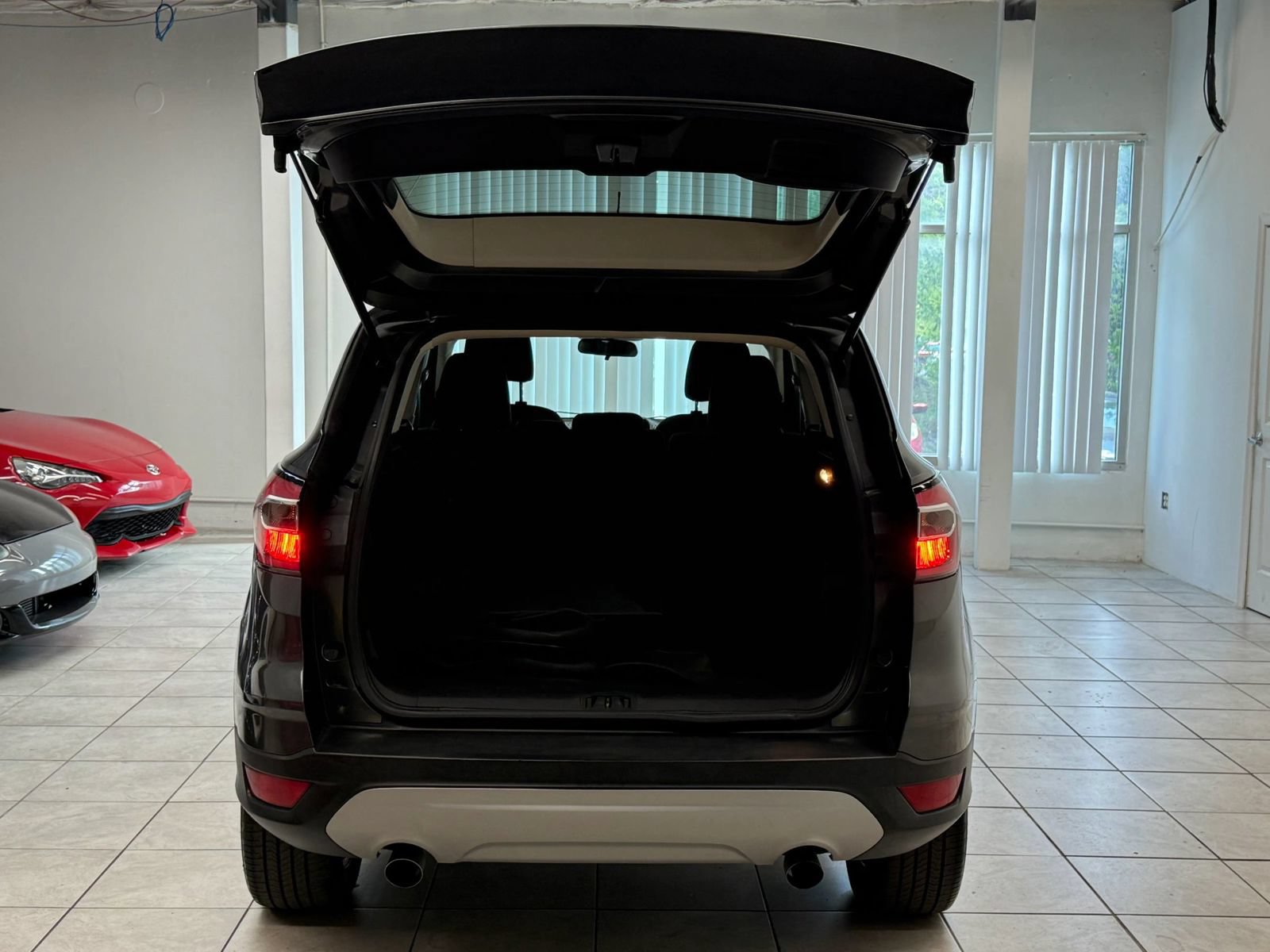 Used 2017 Ford Escape SE AWD/4WD image 20