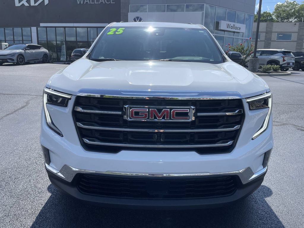 Used 2025 GMC Acadia Elevation w/ Elevation Premium Package FWD image 2