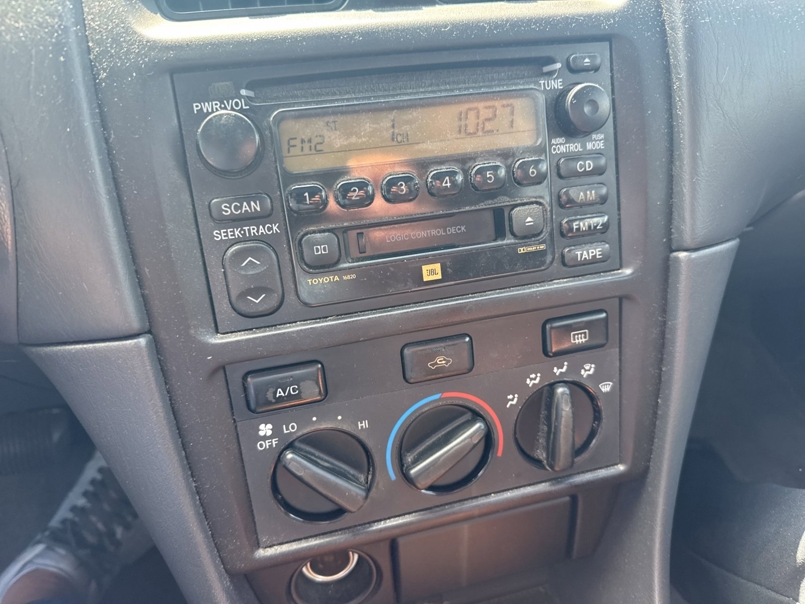 Used 2003 Toyota Solara SE FWD image 2