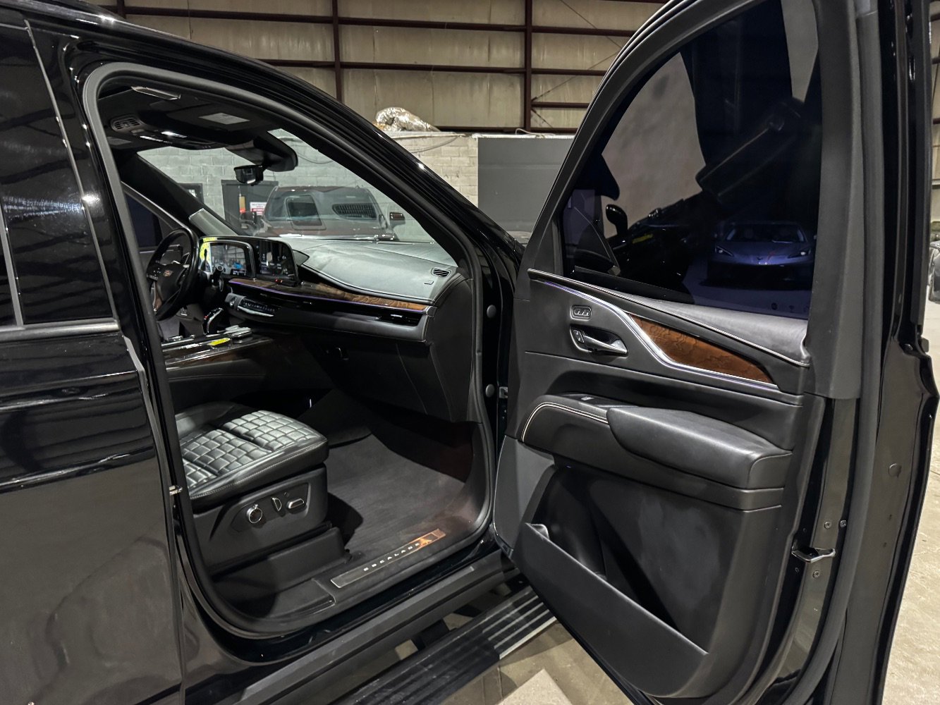 Used 2021 Cadillac Escalade ESV Sport Platinum w/ LPO, ONYX Package image 25