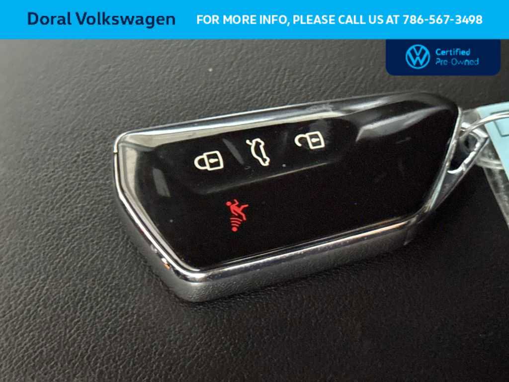 Certified 2024 Volkswagen Atlas Cross Sport SE FWD image 28