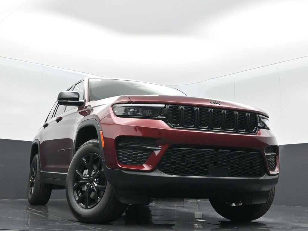 New 2025 Jeep Grand Cherokee Altitude image 30