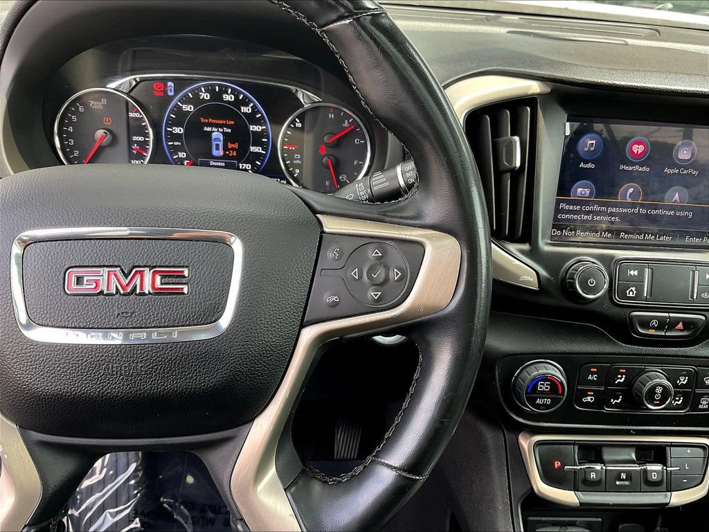 Used 2023 GMC Terrain Denali w/ Denali Premium Package AWD/4WD image 12