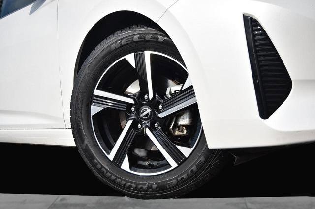 Used 2024 Nissan Sentra SV image 3