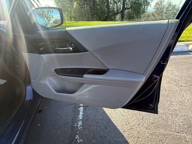 Used 2016 Honda Accord LX image 9