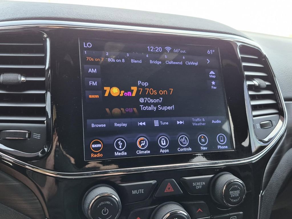 Used 2019 Jeep Grand Cherokee Altitude RWD image 23