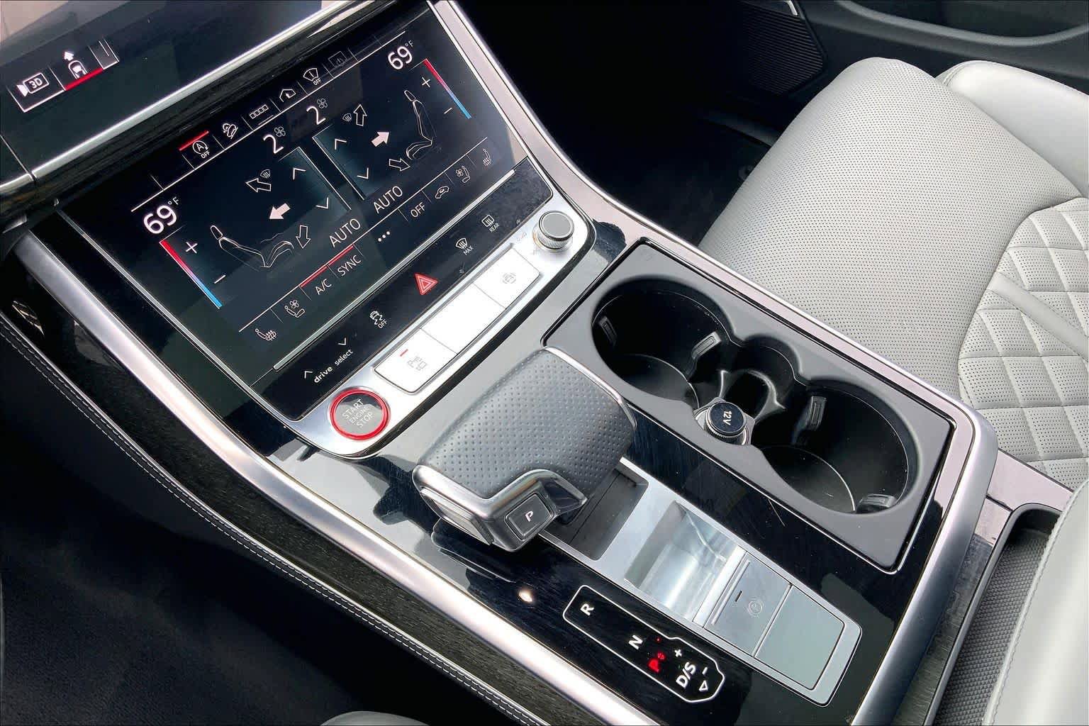 Used 2021 Audi SQ7 Prestige AWD/4WD image 16