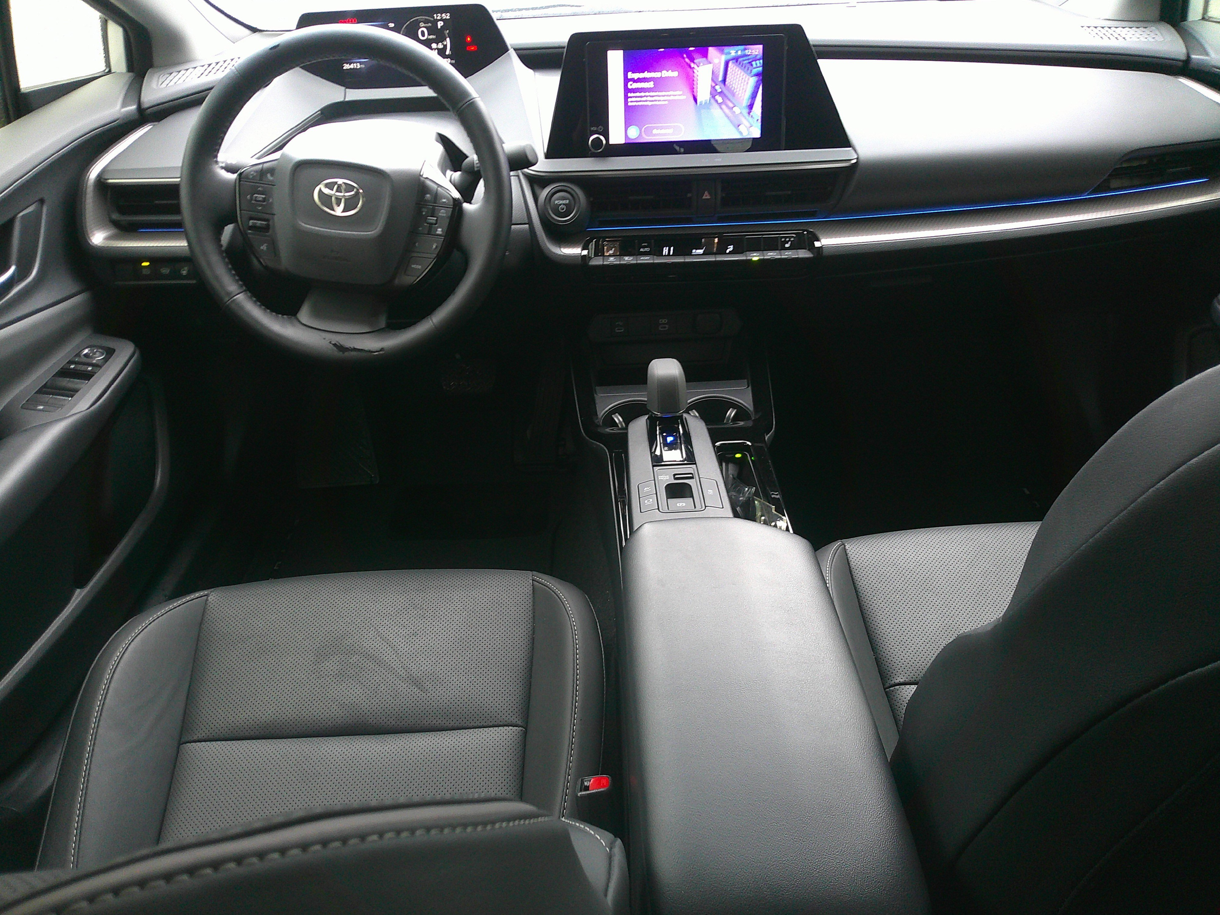 Used 2024 Toyota Prius XLE image 30