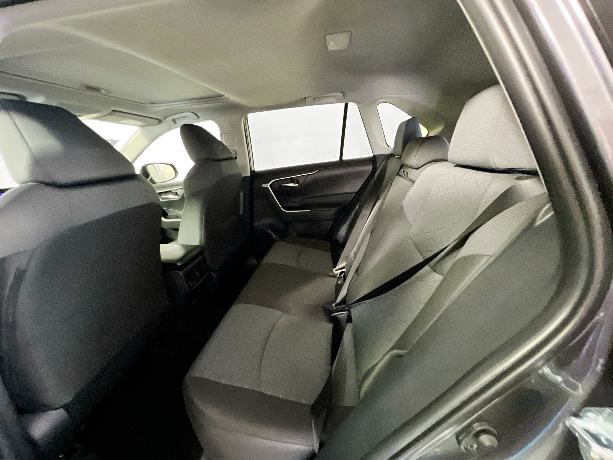 Used 2025 Toyota RAV4 XLE w/ Convenience Package FWD image 29