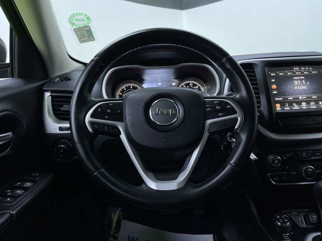 Used 2017 Jeep Cherokee Trailhawk image 21