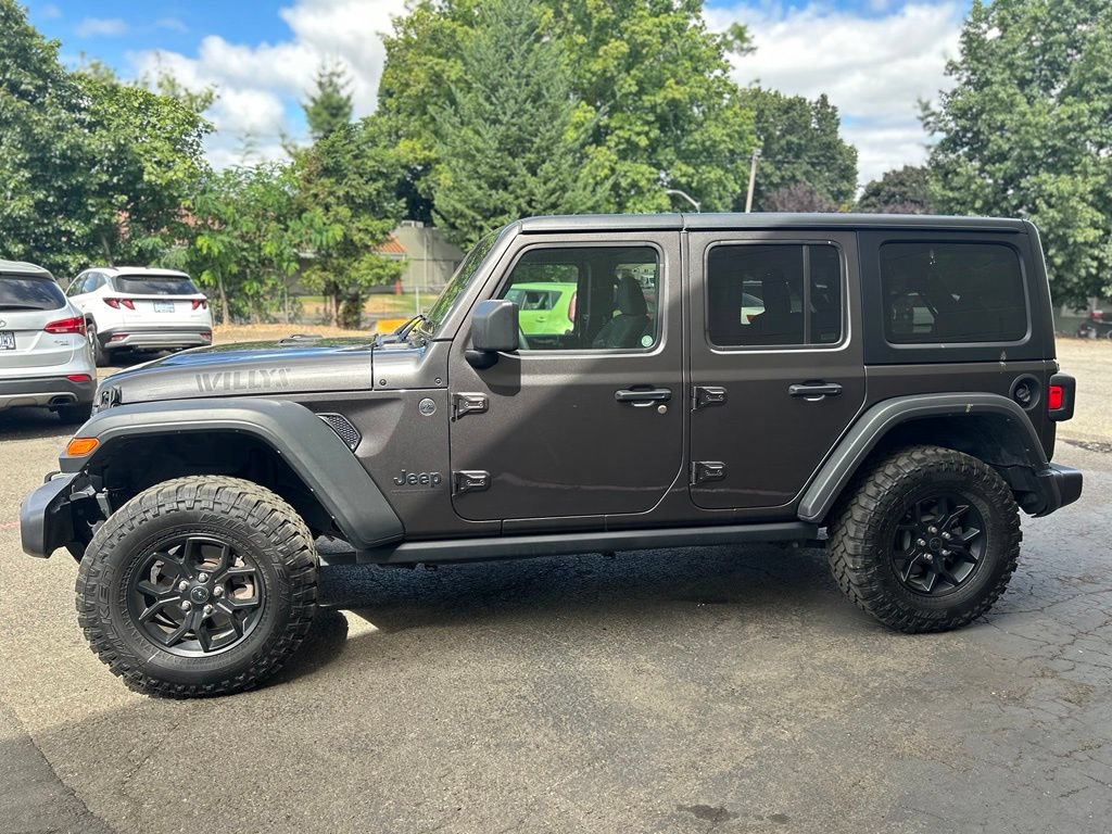 Used 2018 Jeep Wrangler Unlimited Rubicon w/ LED Lighting Group AWD/4WD image 10