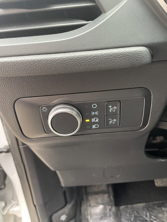 Used 2022 Ford Escape SE image 7