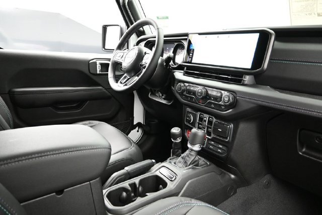 New 2026 Jeep Gladiator Sport AWD/4WD image 12