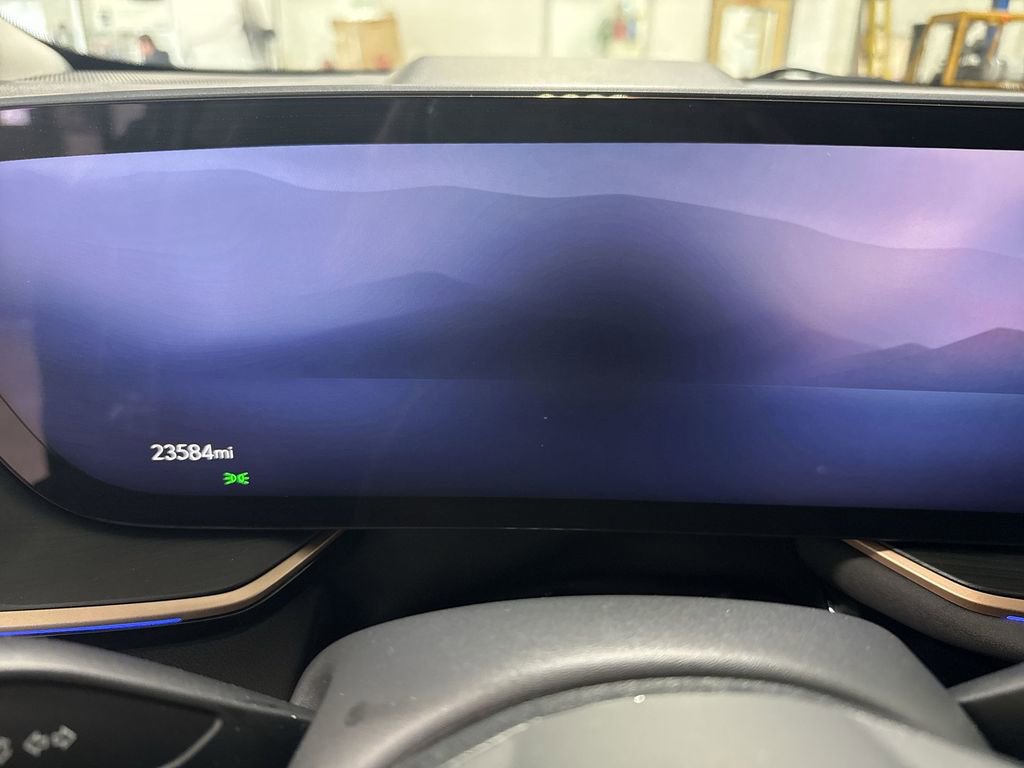 Certified 2025 Buick Envision Sport Touring image 18