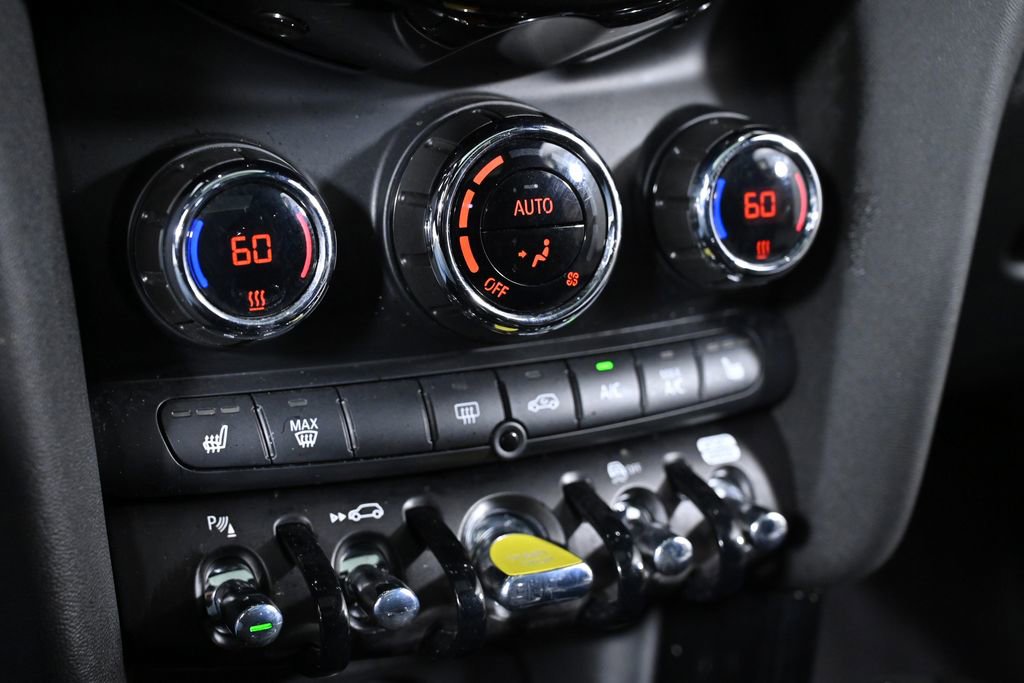 Used 2024 MINI Cooper SE image 17
