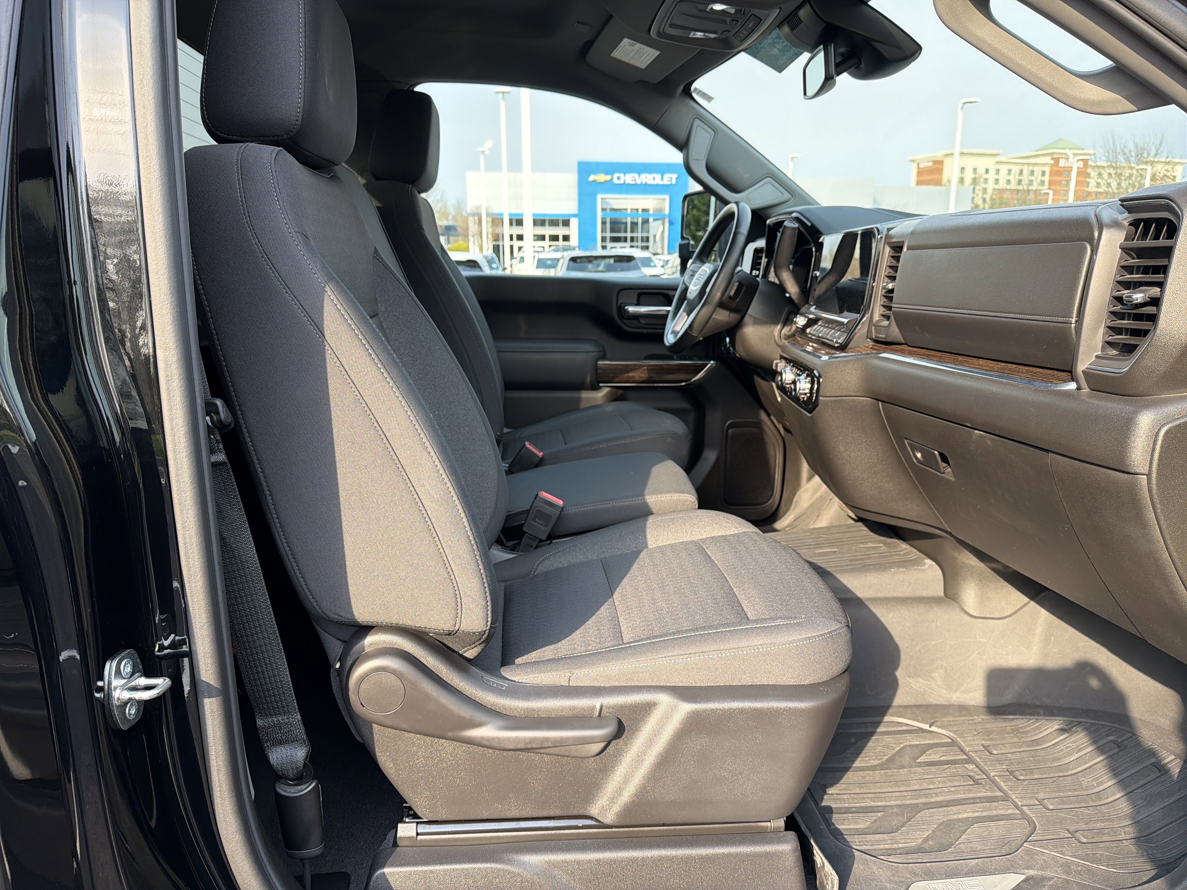 Used 2024 GMC Sierra 2500 SLE w/ Max Trailering Package image 31