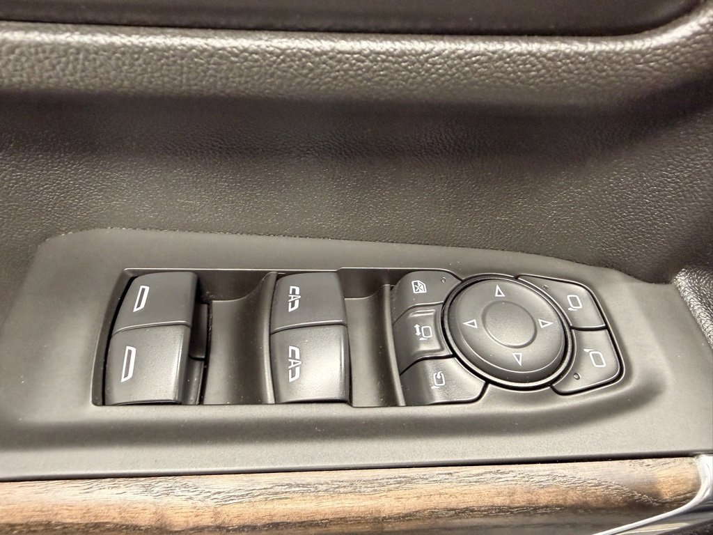 Used 2021 GMC Sierra 3500 Denali w/ Denali Black Diamond Edition image 31