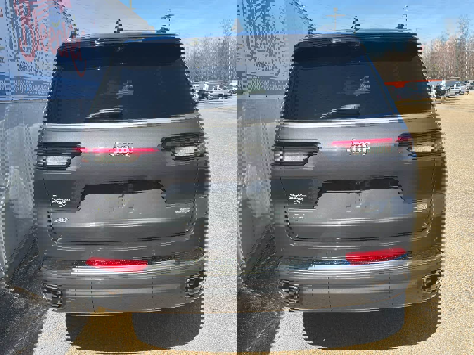 New 2025 Jeep Grand Cherokee L Summit image 4