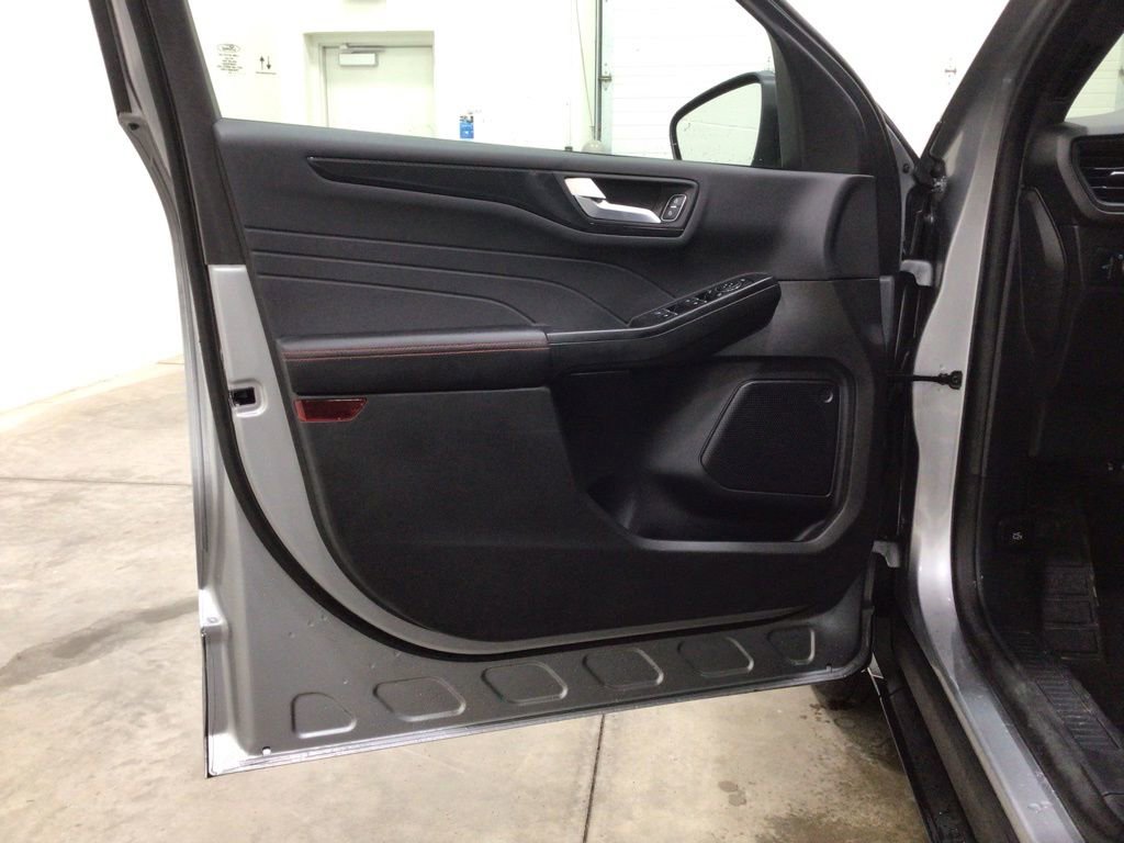 Used 2024 Ford Escape ST-Line w/ Tech Pack #1 image 16