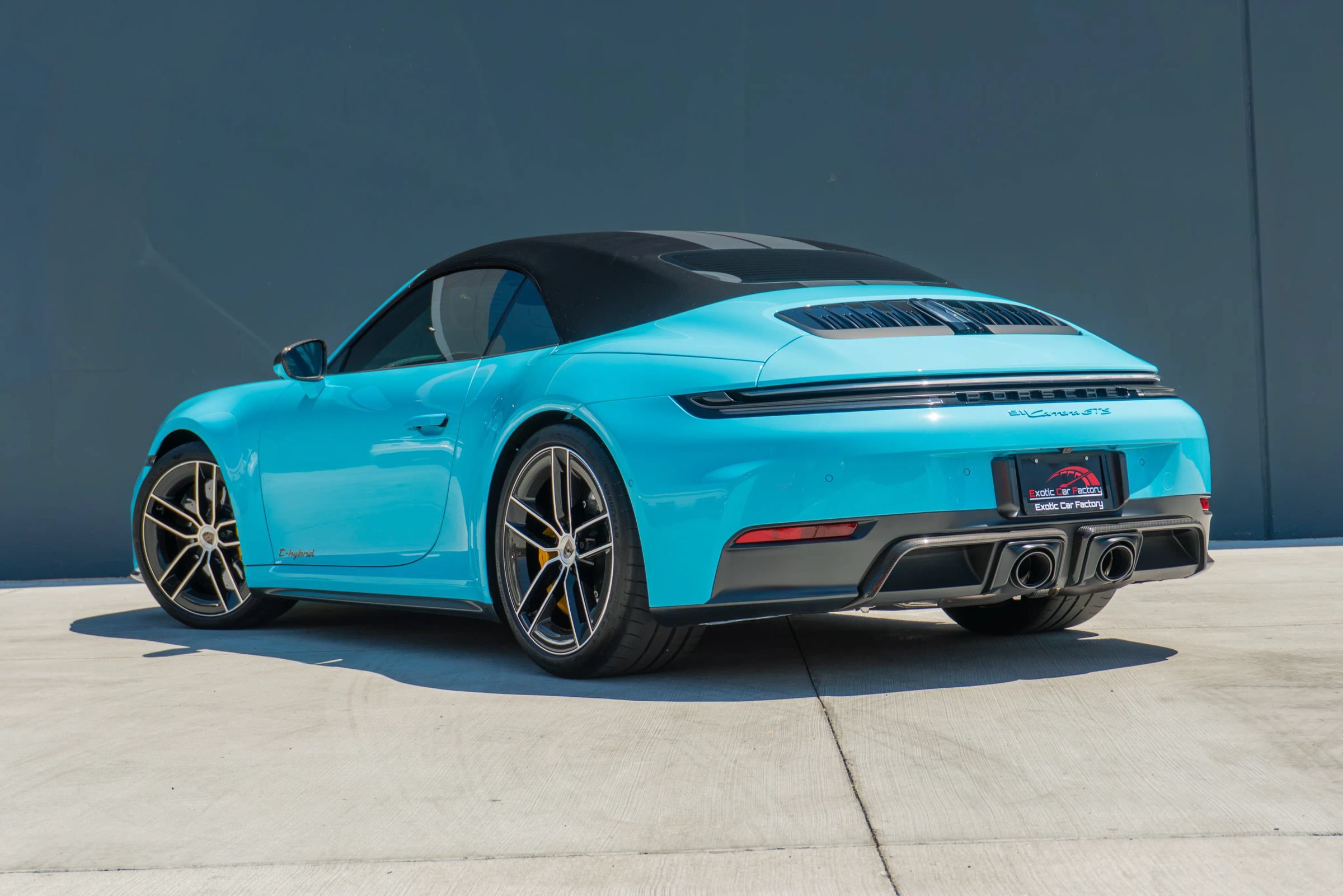Used 2025 Porsche 911 Carrera 4 GTS AWD/4WD image 11