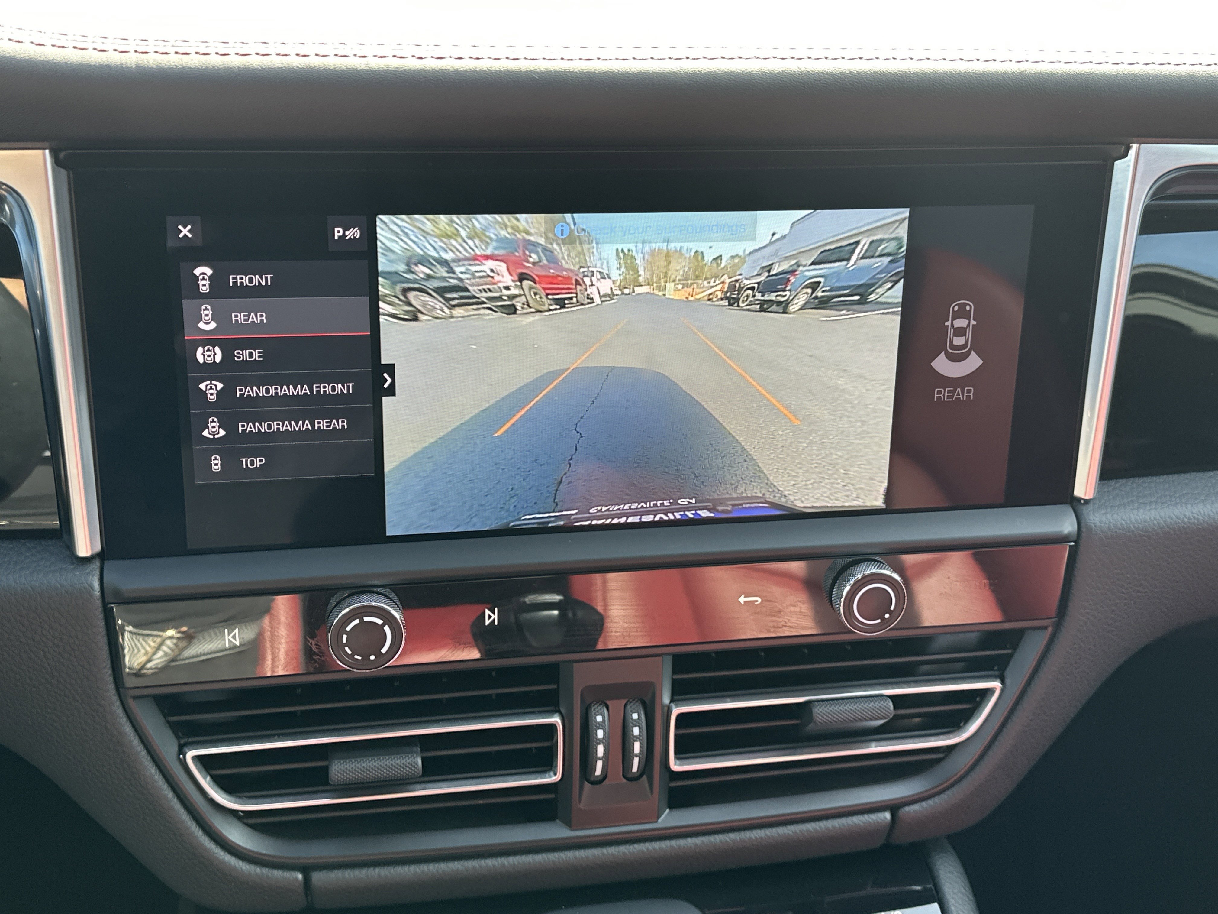 Used 2023 Porsche Macan image 26