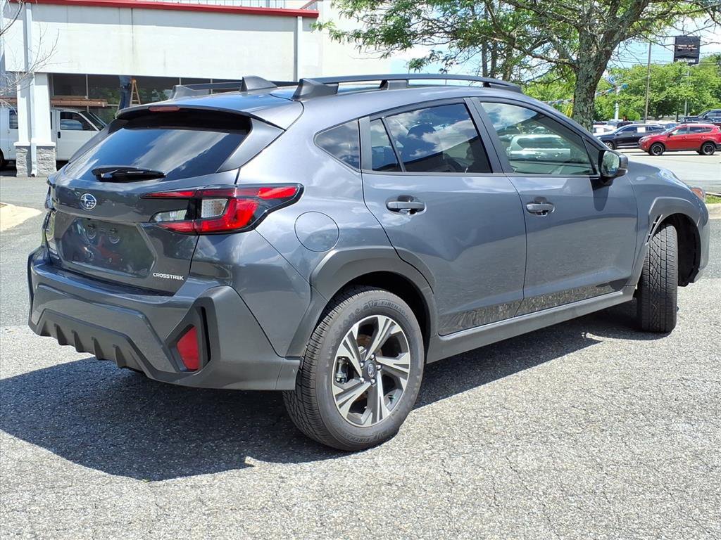Used 2024 Subaru Crosstrek 2.0i Premium AWD/4WD image 4