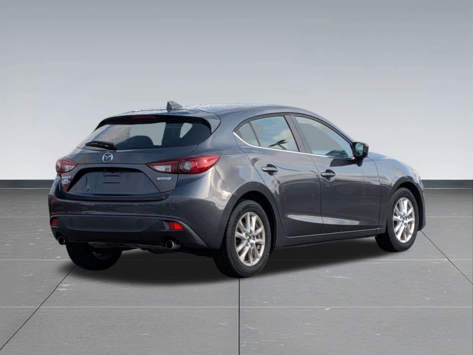 Used 2016 MAZDA MAZDA3 i Touring w/ Popular Equipment Package image 5