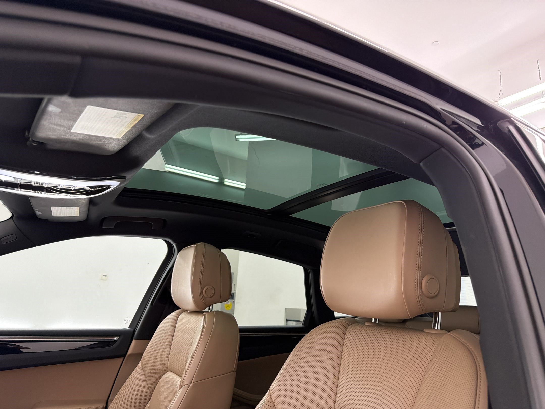 Certified 2023 Porsche Macan S AWD/4WD image 26