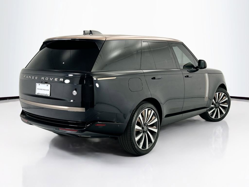 Used 2023 Land Rover Range Rover SV image 5